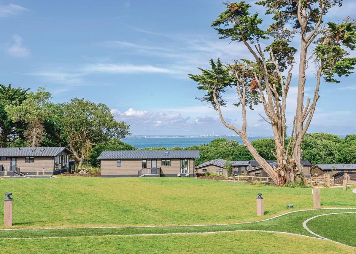 Woodside Bay Lodge Retreat Wootton Bridge  Exteriör bild